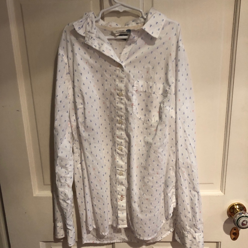 white long sleeved shirt